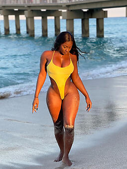 black girls to the fore strand free denude pics