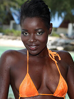 louring girl bikinis shows her nice body