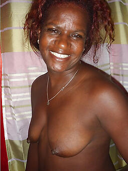 black african milf shows her nice confidential